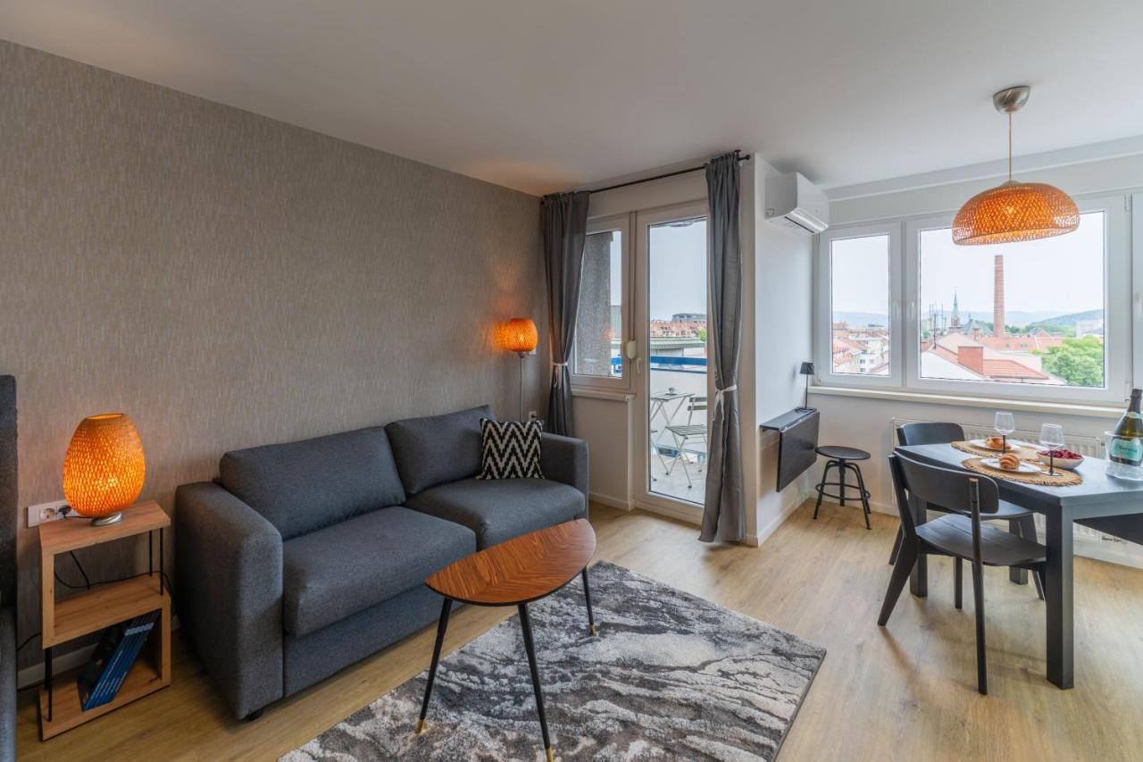 Elegant Tour As Studio Gilly With Open Views And A Balcony In The Center Любляна Экстерьер фото